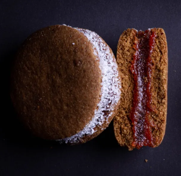 Alfajores integrales artesanales de algarroba y membrillo 3 u - Panamby