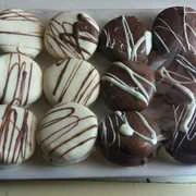 Alfajorcitos bañados en chocolate x12 u - Dulces Mara