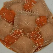 Raviolones integrales de ricota reggianito y nuez - Panamby